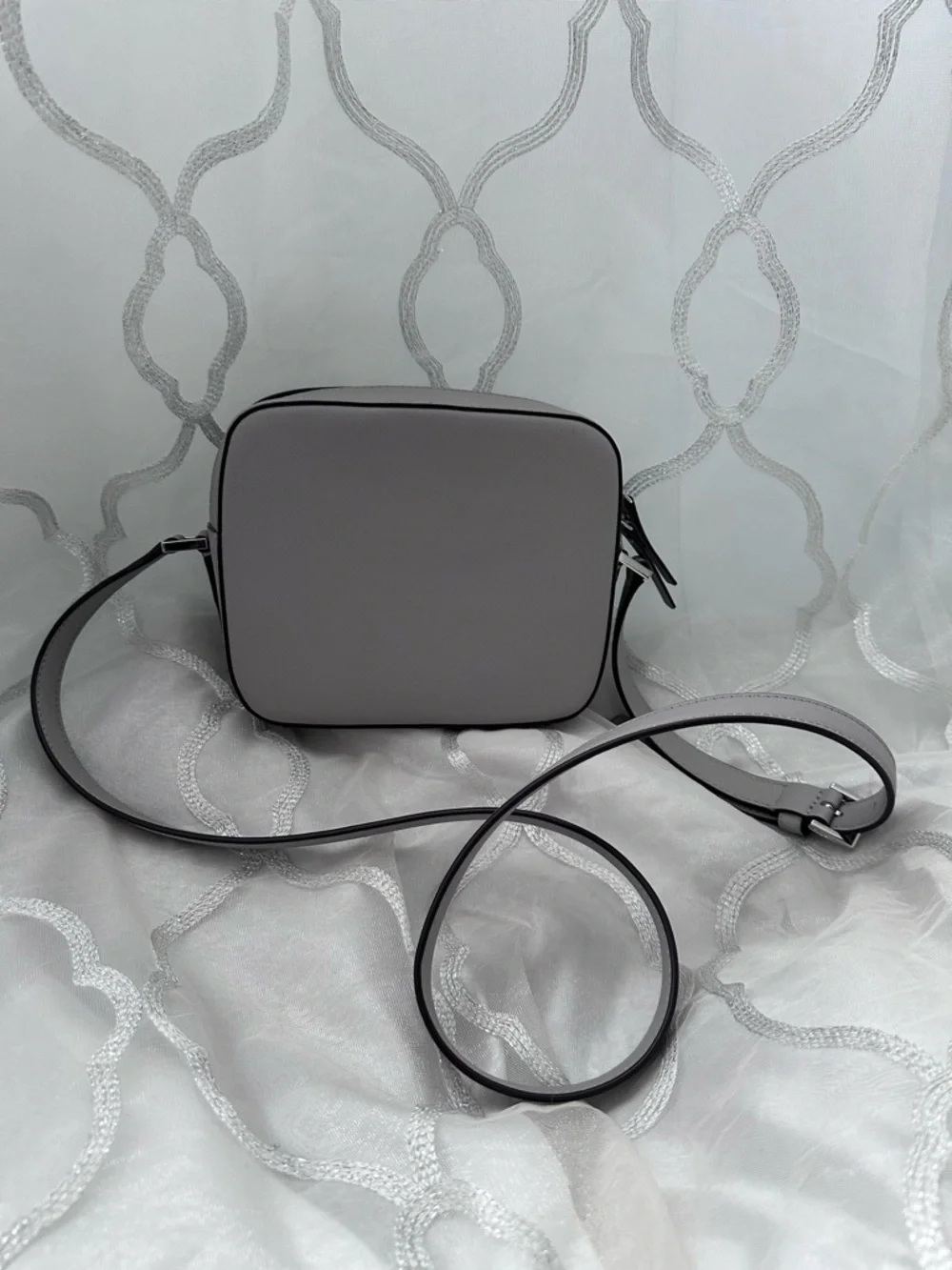 Kate Spade gray crossbody purse